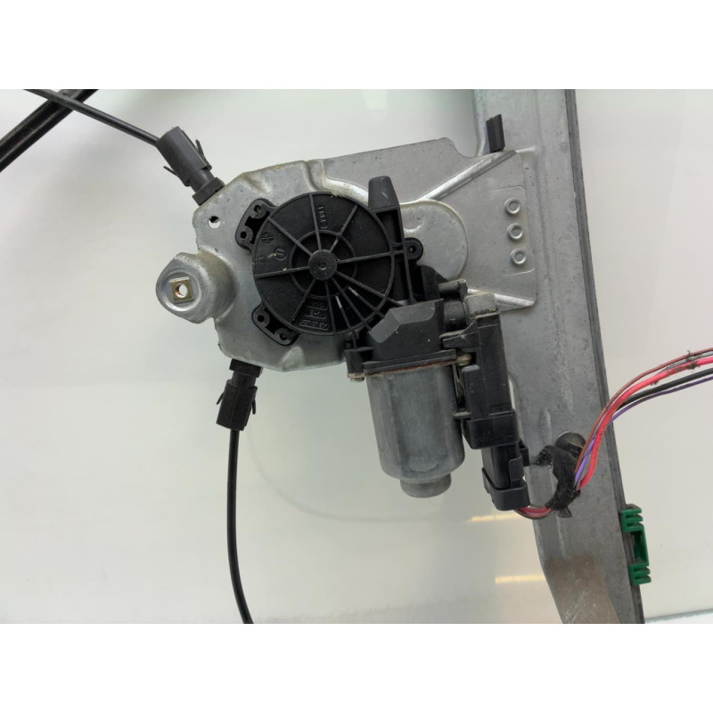 Leve vitre electrique avant gauche RENAULT CLIO 3 Photo n°4