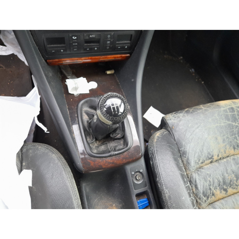 Poignee porte avant droit AUDI A6 2 Photo n°13
