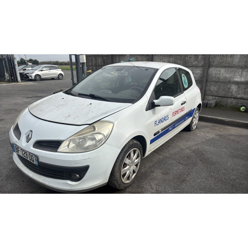 Vitre avant gauche RENAULT CLIO 3 Photo n°5