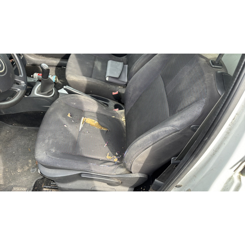 Vitre avant gauche RENAULT CLIO 3 Photo n°14
