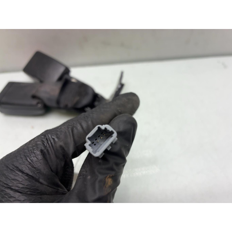 Attache ceinture arriere droit RENAULT CLIO 4 Photo n°4