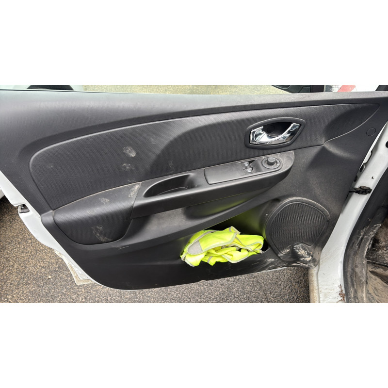 Pretensionneur de ceinture avant gauche RENAULT CLIO 4 Photo n°18
