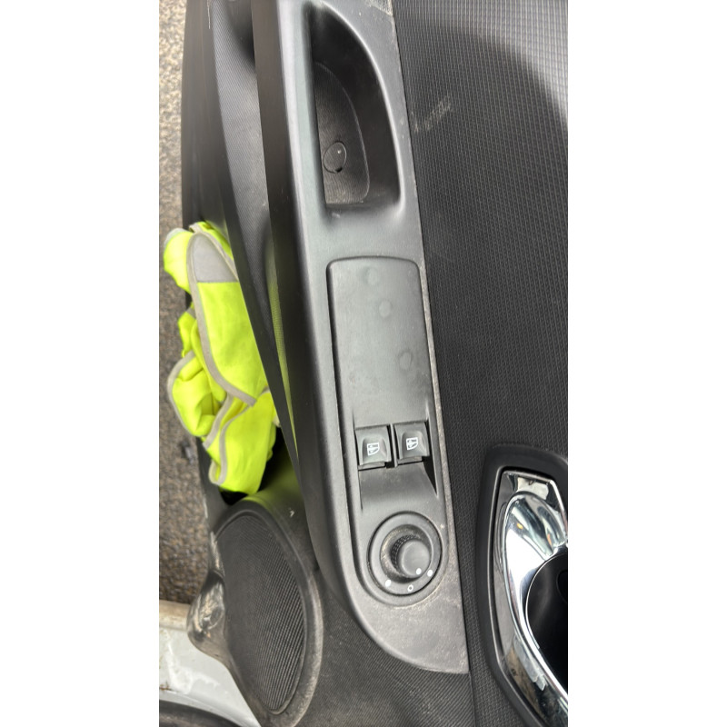 Pretensionneur de ceinture avant gauche RENAULT CLIO 4 Photo n°19