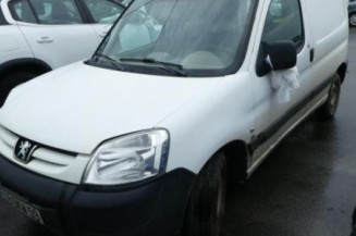 Pare choc arriere PEUGEOT PARTNER 1
