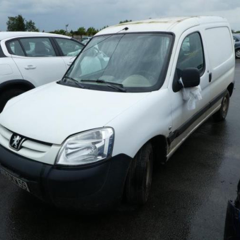 Pare choc arriere PEUGEOT PARTNER 1 Photo n°8