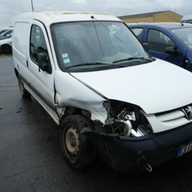 Pare choc arriere PEUGEOT PARTNER 1 Photo n°9