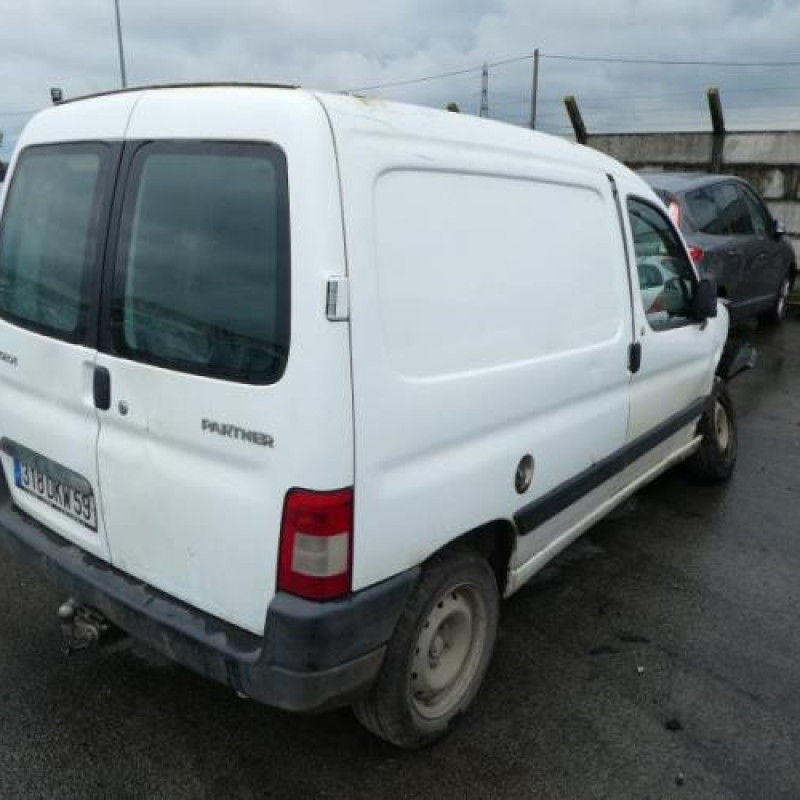 Pare choc arriere PEUGEOT PARTNER 1 Photo n°10