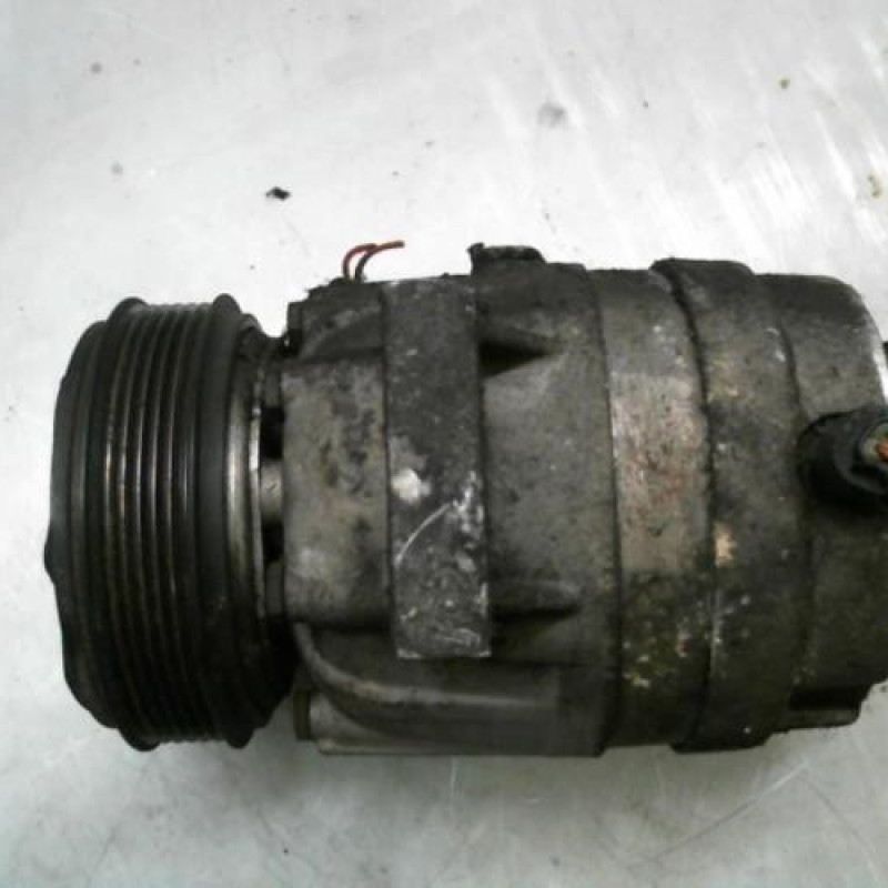 Compresseur clim RENAULT LAGUNA 2 Photo n°2