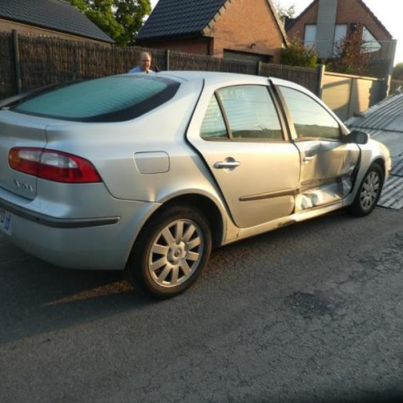 Compresseur clim RENAULT LAGUNA 2 Photo n°5