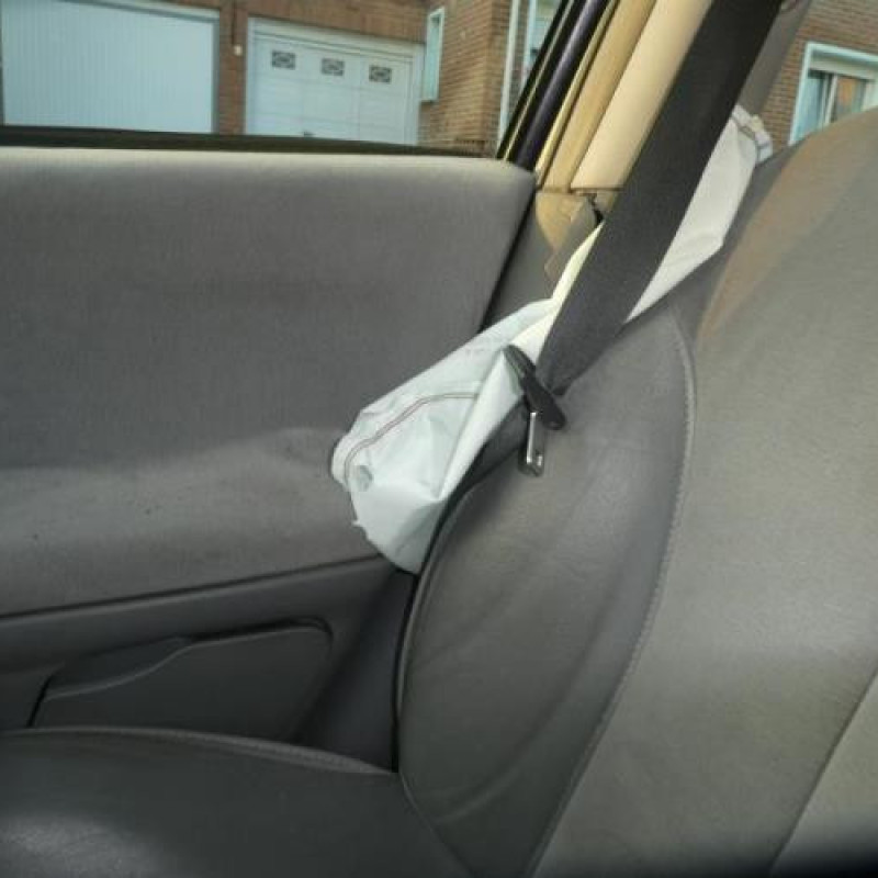 Compresseur clim RENAULT LAGUNA 2 Photo n°11