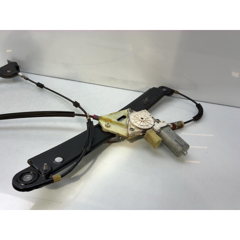 Leve vitre electrique avant droit BMW SERIE 1 E81 Photo n°2