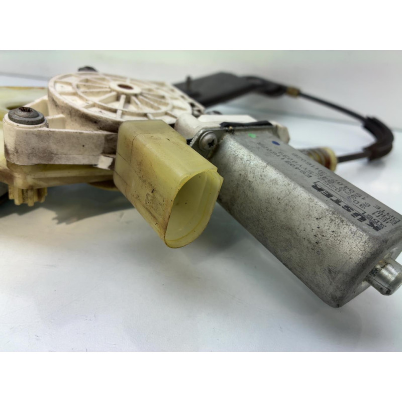 Leve vitre electrique avant droit BMW SERIE 1 E81 Photo n°3