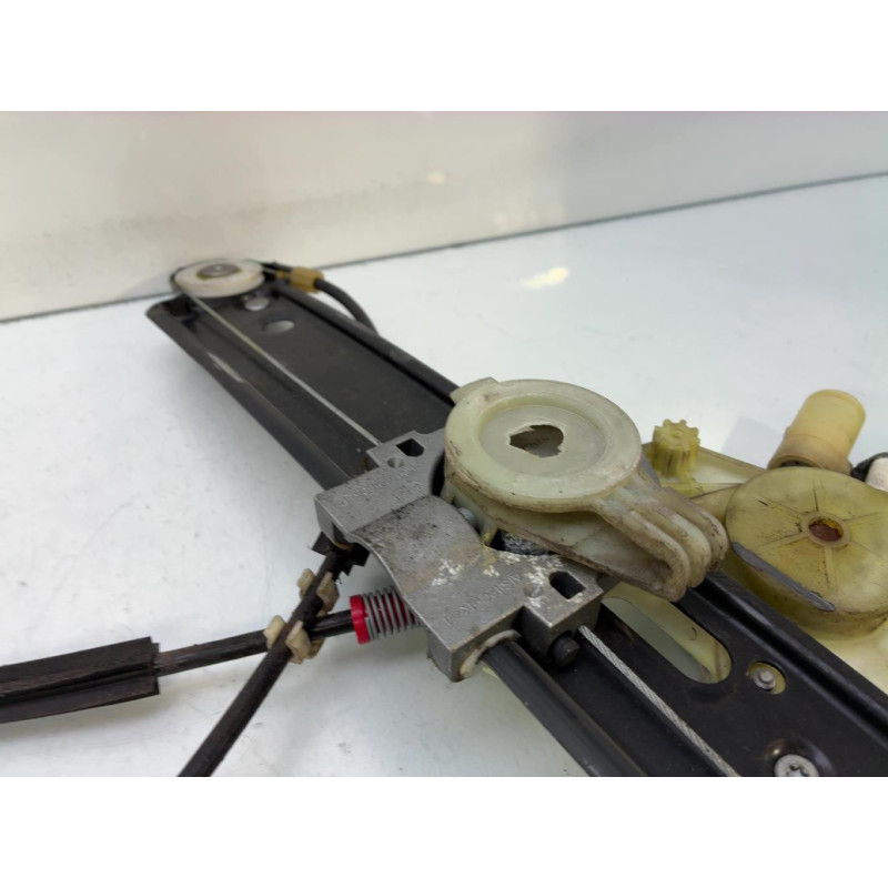 Leve vitre electrique avant droit BMW SERIE 1 E81 Photo n°6