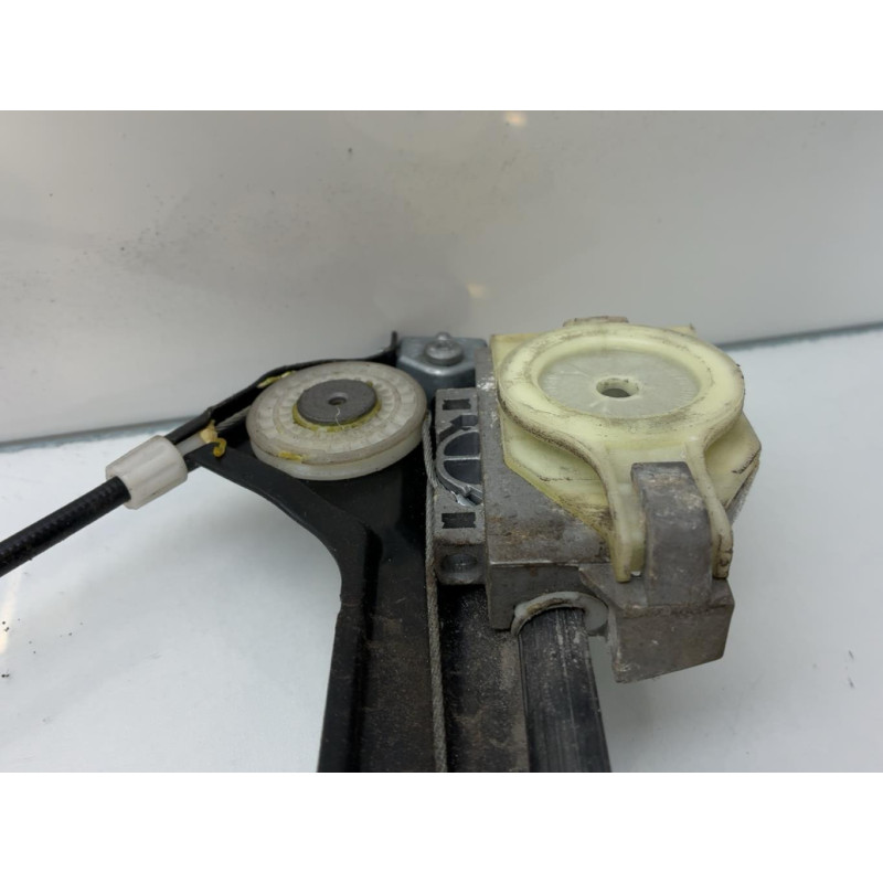 Leve vitre electrique avant gauche BMW SERIE 1 E81 Photo n°7