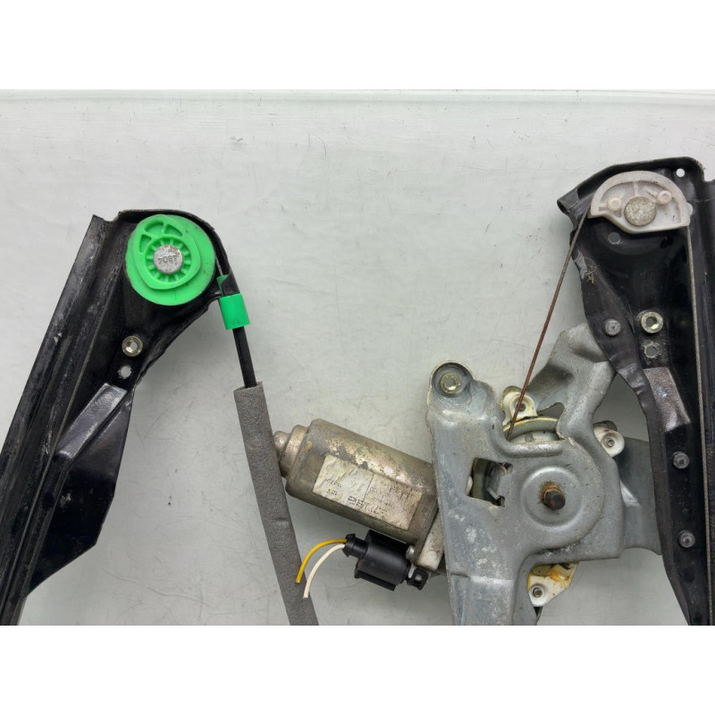 Leve vitre electrique avant gauche FORD FOCUS 1 Photo n°4