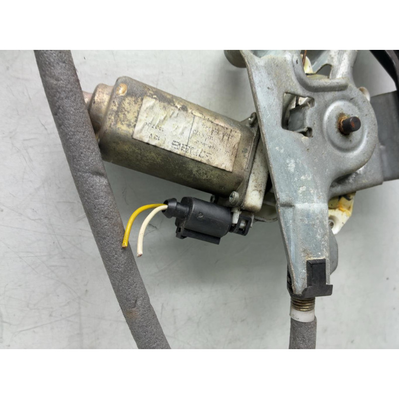 Leve vitre electrique avant gauche FORD FOCUS 1 Photo n°5