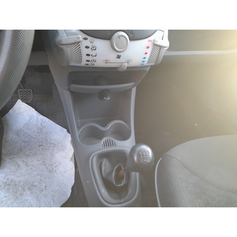 PEUGEOT 107 PHASE 1 1.4 HDI - 8V TURBO Photo n°8