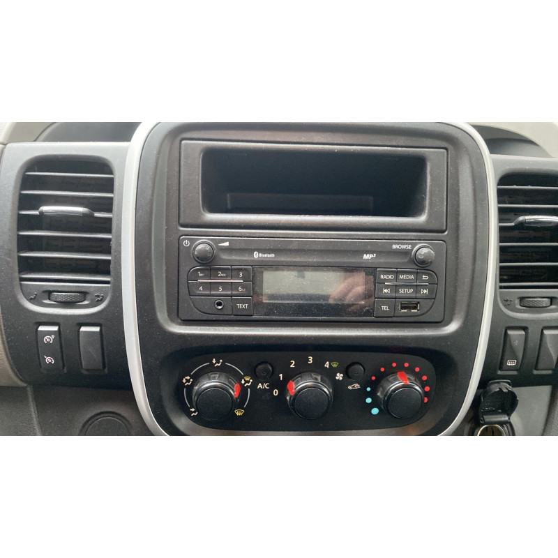 RENAULT TRAFIC 3 COURT PHASE 1 1.6 DCI - 16V TURBO Photo n°9