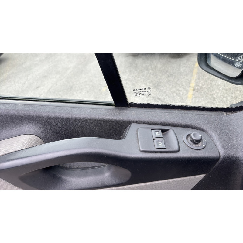 RENAULT TRAFIC 3 COURT PHASE 1 1.6 DCI - 16V TURBO Photo n°21