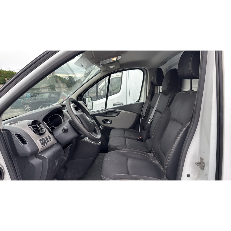 RENAULT TRAFIC 3 COURT PHASE 1 1.6 DCI - 16V TURBO Photo n°22