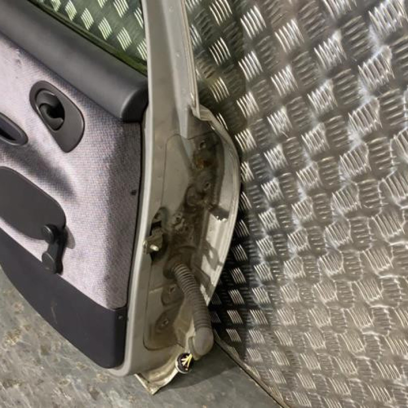 Porte arriere gauche FORD MONDEO 1 Photo n°4
