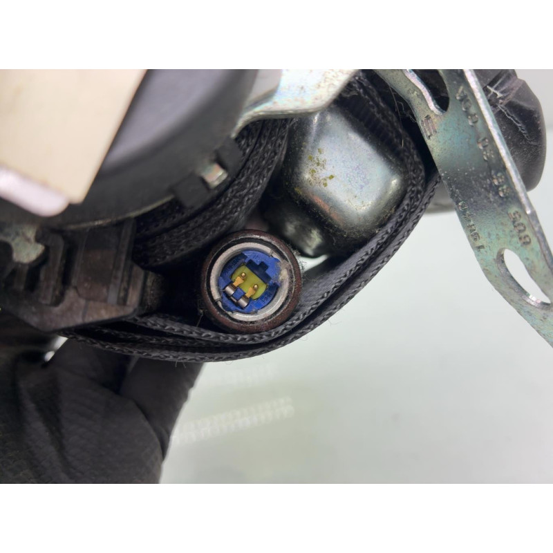 Pretensionneur de ceinture avant gauche VOLKSWAGEN POLO 4 Photo n°4