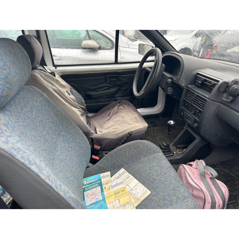 Vitre avant gauche CITROEN AX Photo n°13