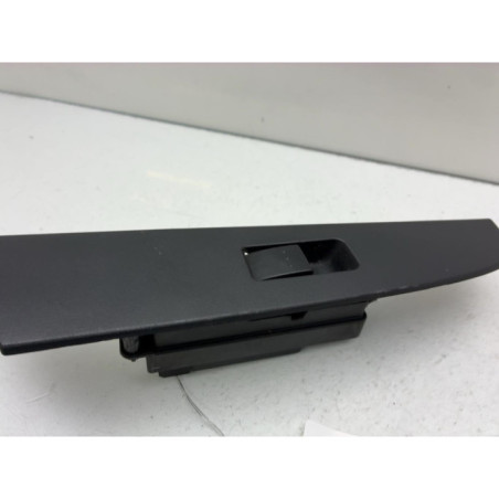 Interrupteur de leve vitre arriere gauche MAZDA 3 1