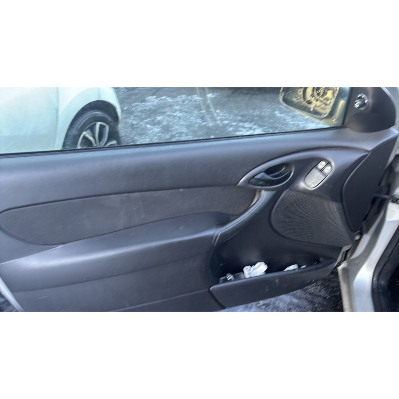 Vitre avant droit FORD FOCUS 1 Photo n°16
