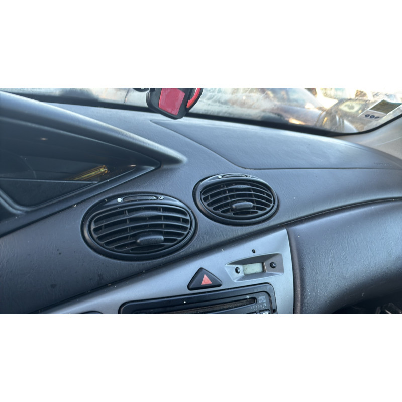Vitre avant droit FORD FOCUS 1 Photo n°20
