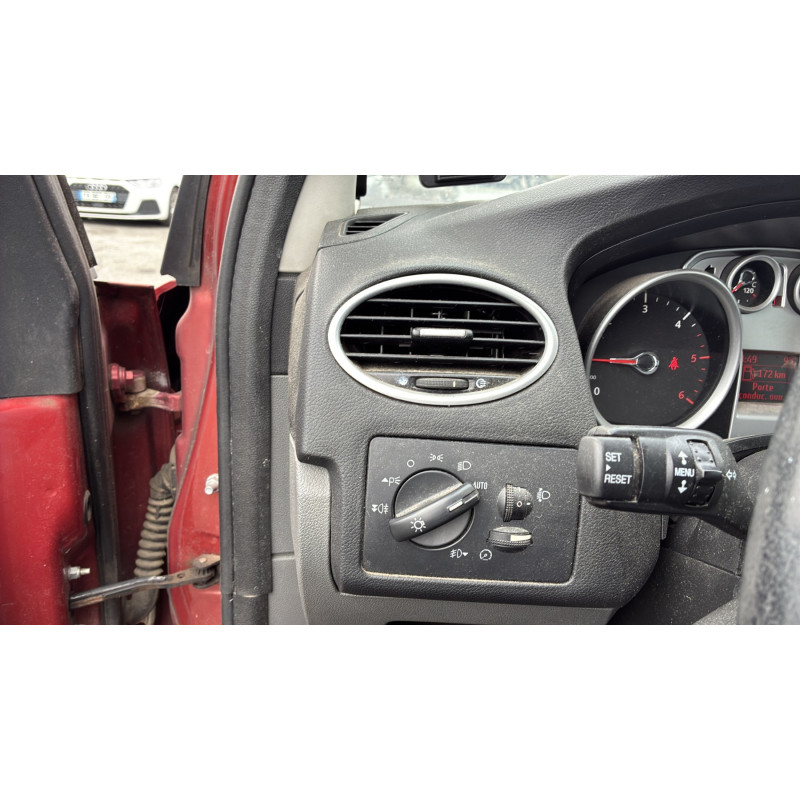 Vitre avant gauche FORD FOCUS 2 Photo n°20