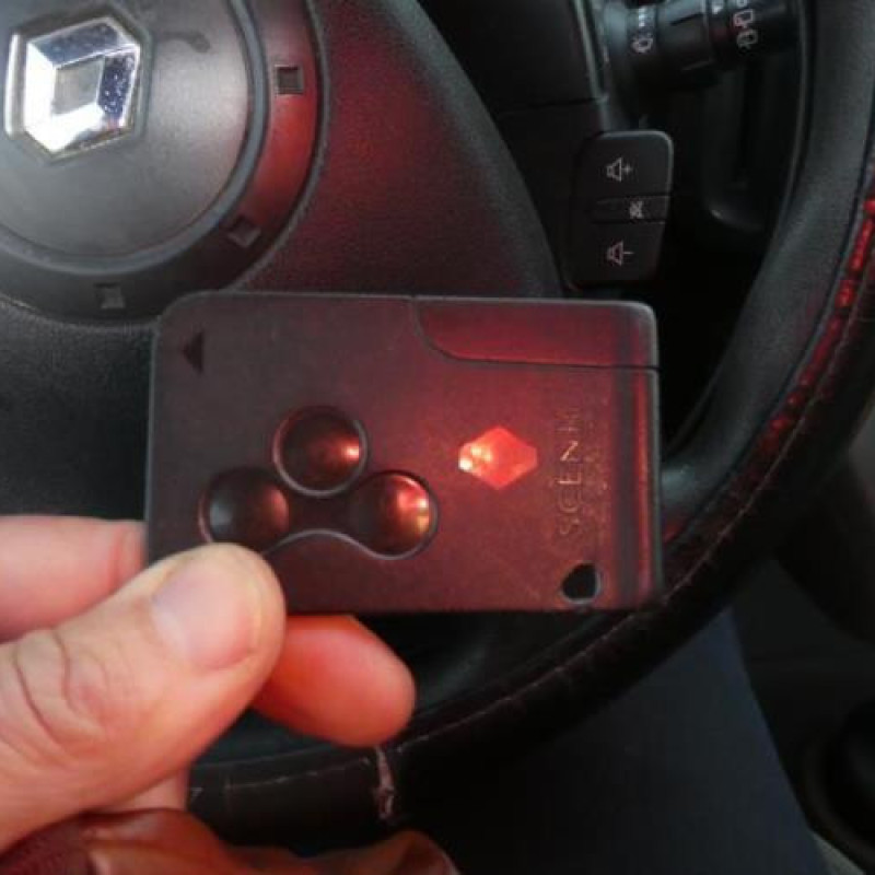 Compresseur clim RENAULT SCENIC 2 Photo n°12
