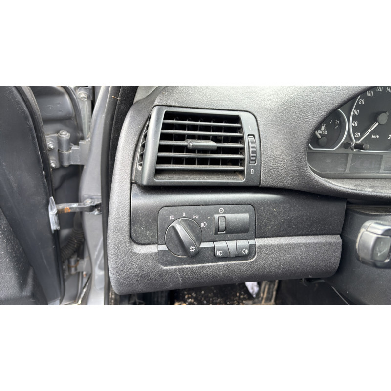 Vitre avant droit BMW SERIE 3 E46 Photo n°19