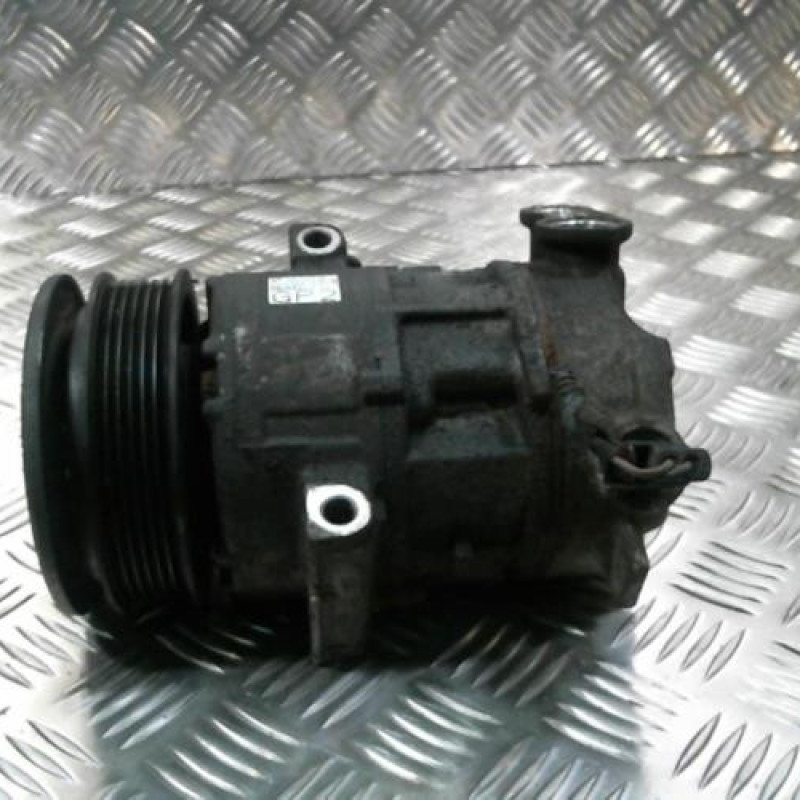 Compresseur clim FIAT GRANDE PUNTO Photo n°3