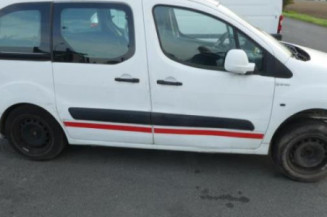 Attache ceinture avant droit PEUGEOT PARTNER 2