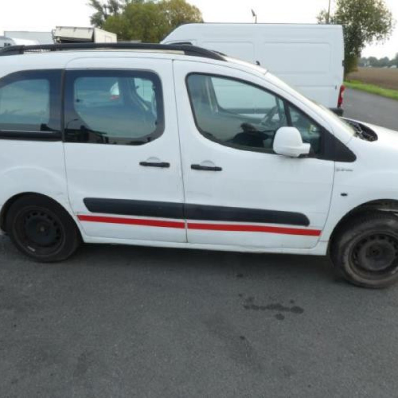 Attache ceinture avant droit PEUGEOT PARTNER 2 Photo n°5
