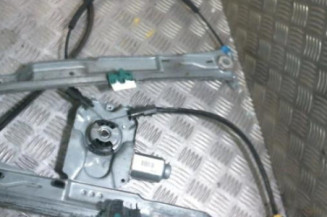 Leve vitre electrique avant gauche RENAULT CLIO 3 Photo n°1