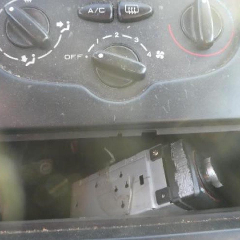 Interrupteur de leve vitre avant droit CITROEN XSARA PICASSO Photo n°11