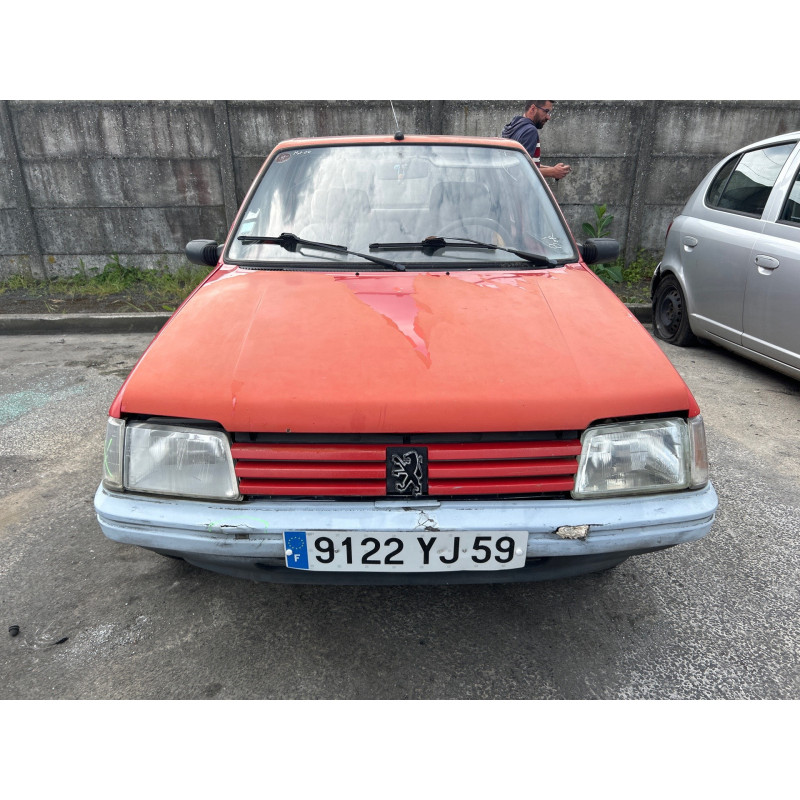 Vitre avant droit PEUGEOT 205 Photo n°6