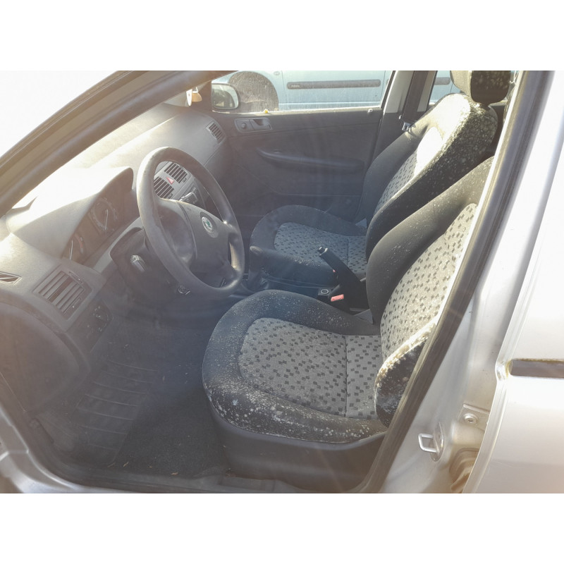 Vitre avant droit SKODA FABIA 1 Photo n°11