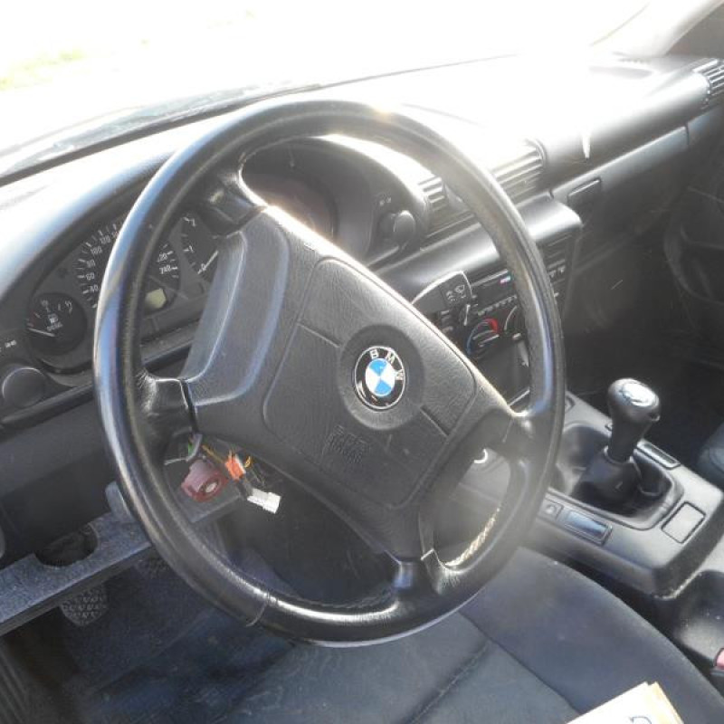 Pare choc avant BMW SERIE 3 E36 Photo n°12