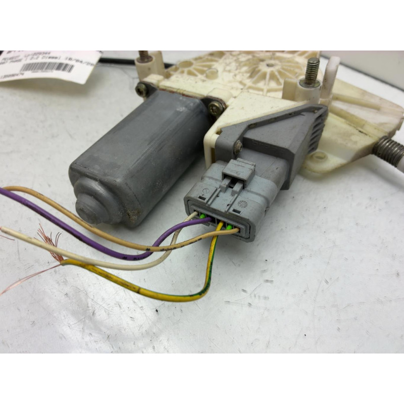 Leve vitre electrique arriere droit PEUGEOT 607 Photo n°4