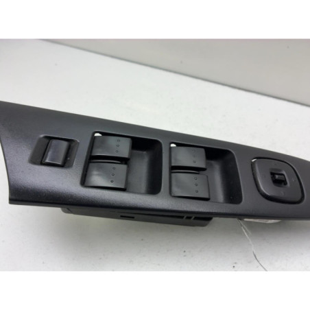 Interrupteur de leve vitre avant gauche MAZDA 3 1