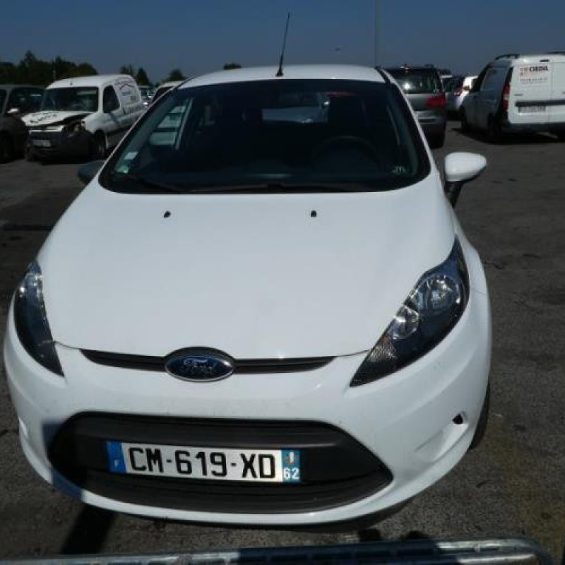 Compresseur clim FORD FIESTA 6 Photo n°3