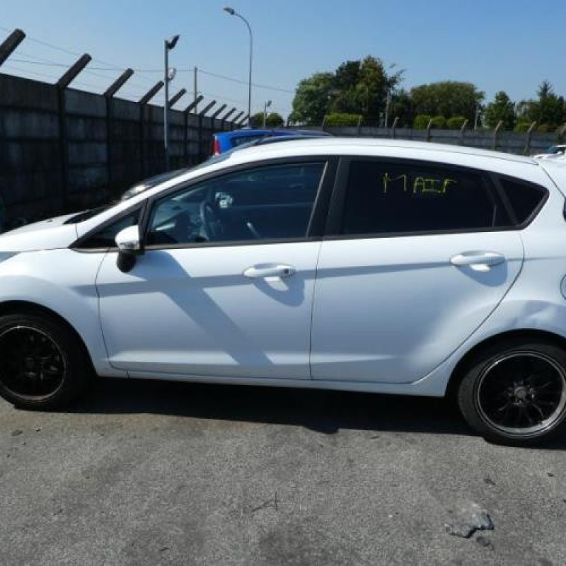 Compresseur clim FORD FIESTA 6 Photo n°6