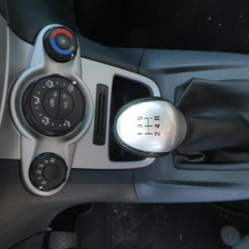 Compresseur clim FORD FIESTA 6 Photo n°13