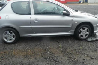 Serrure avant droit PEUGEOT 206