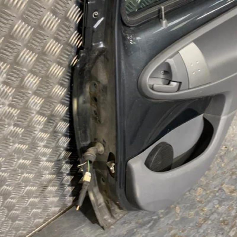 Porte arriere droit TOYOTA AYGO 1 Photo n°4