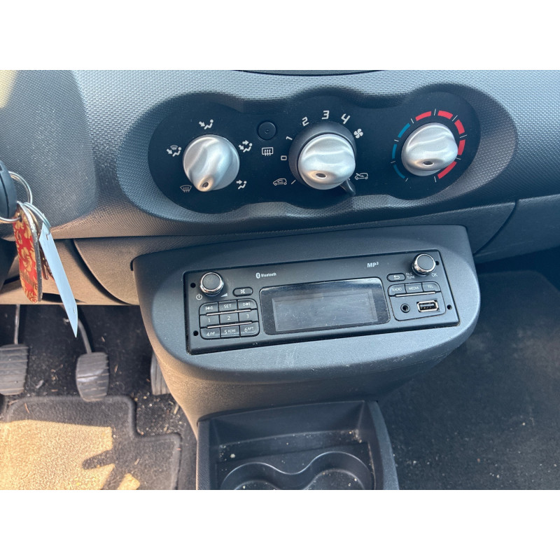 RENAULT TWINGO 2 PHASE 2 1.2i - 16V Photo n°24