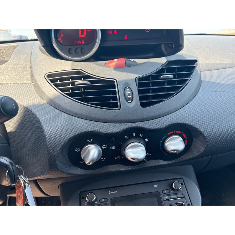 RENAULT TWINGO 2 PHASE 2 1.2i - 16V Photo n°25